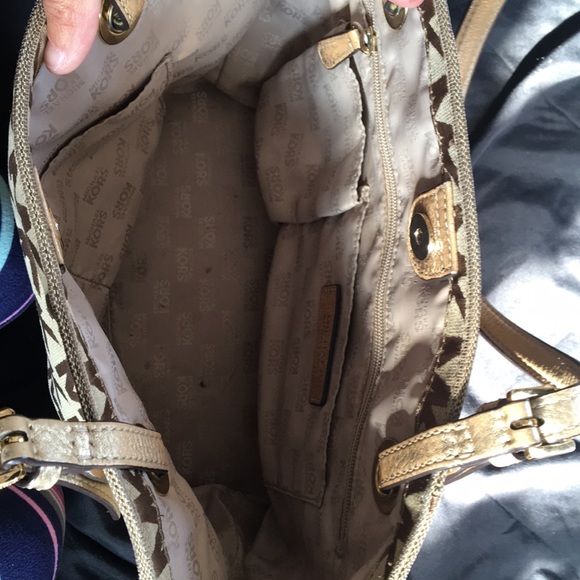 Michael Kors puede - Picture 3 of 4